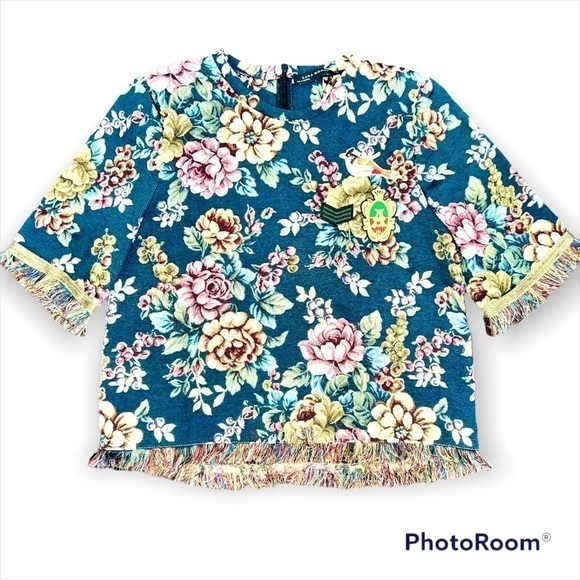 ZARA WOMAN TAPESTRY TOP FLORAL FRAYED EDGES SIZE XS quilt like new - Picture 1 of 2
